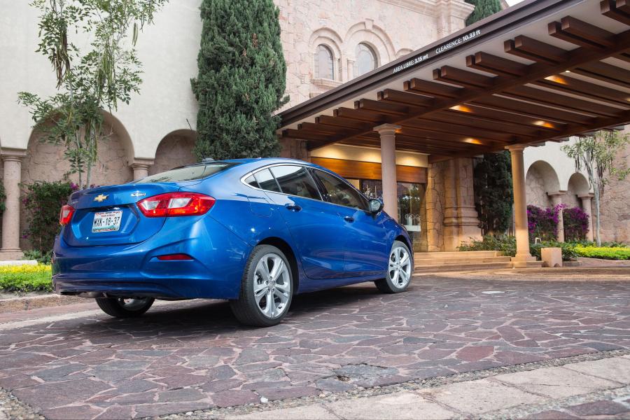  Chevrolet Cruze Premier 2016 года  (фото 8 из 19)